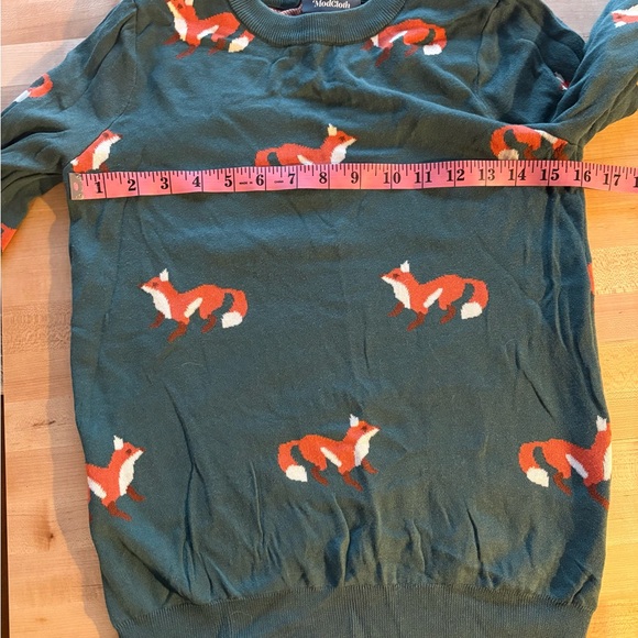 ModCloth Green Sweater with Fox Pattern Thin Knit Size Small - Picture 4 of 6